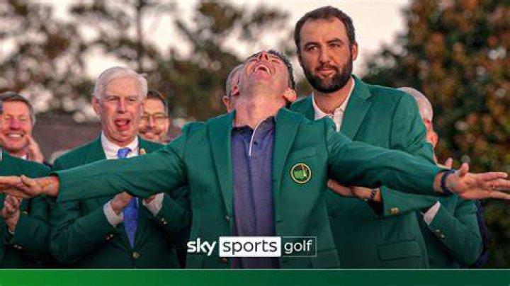 Is there a gold jacket in golf?