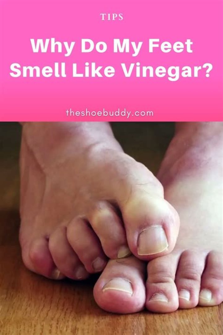 Why do women's feet smell like vinegar?